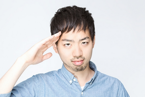 baito-nakama-aisatsu.png 挨拶をする男性